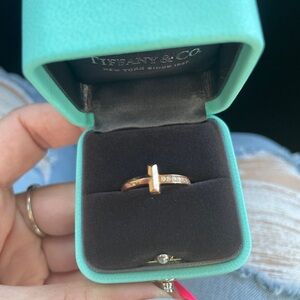 Tiffany & Co. T1 ring rose gold